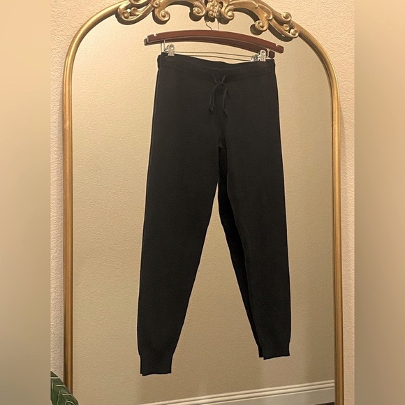 Papinelle Pants - Papinelle Women’s Black Knit Jogger Size M